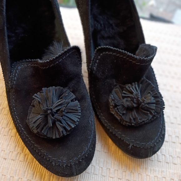 Delman luxury Elegant Black Suade Real Fur Lined 3' Hills New Condition. - Picture 5 of 12